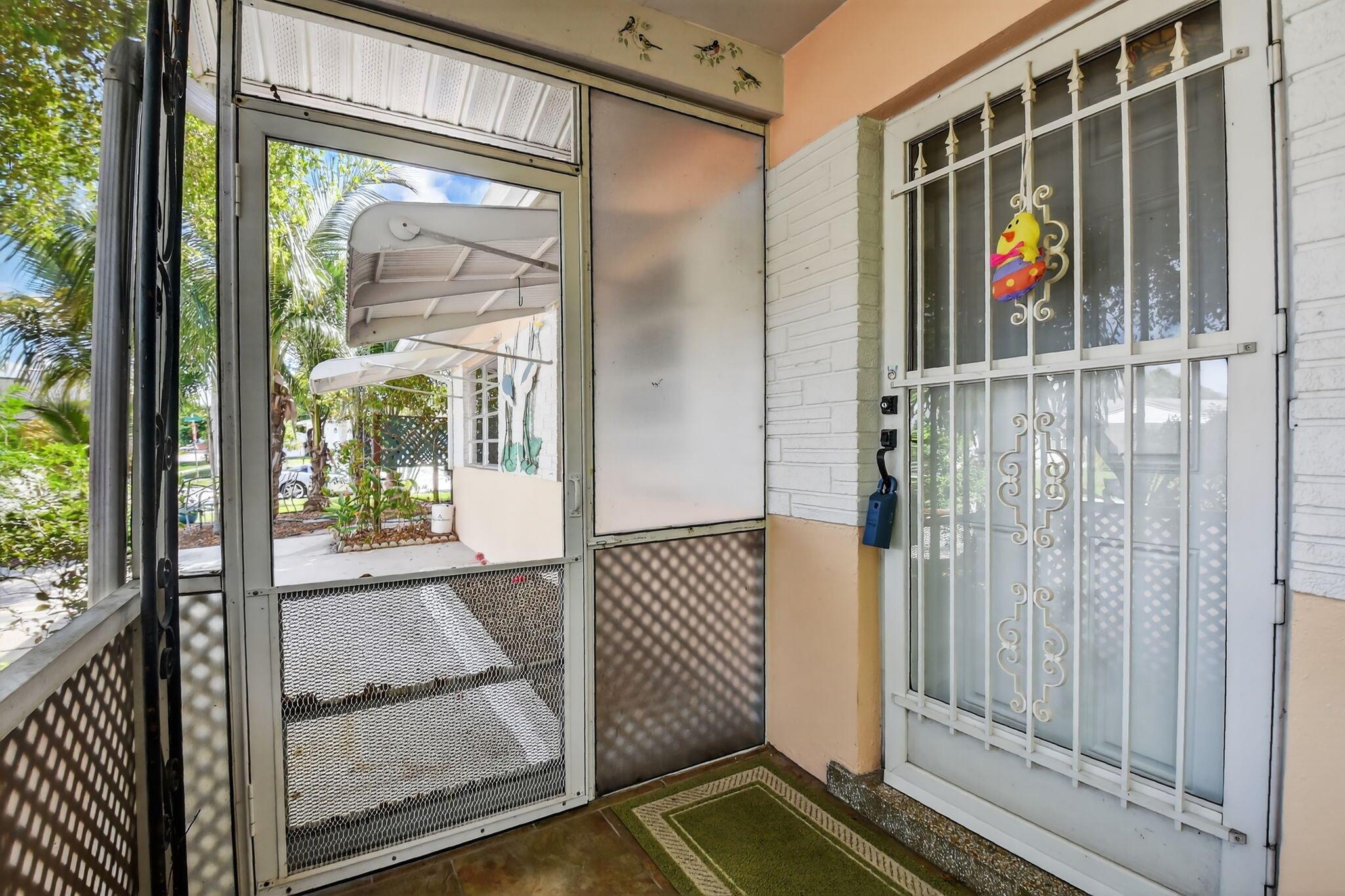 702 Sunset Drive