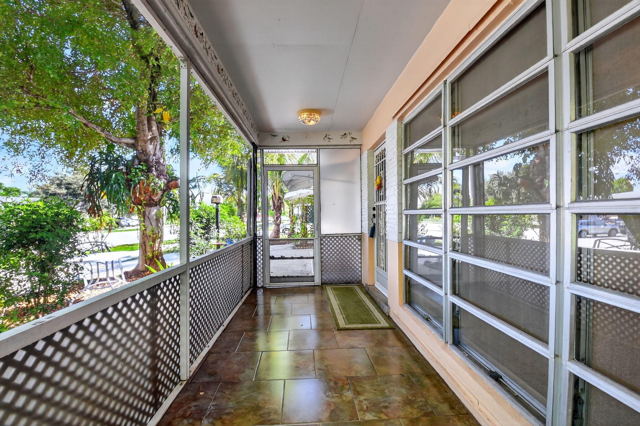 702 Sunset Drive
