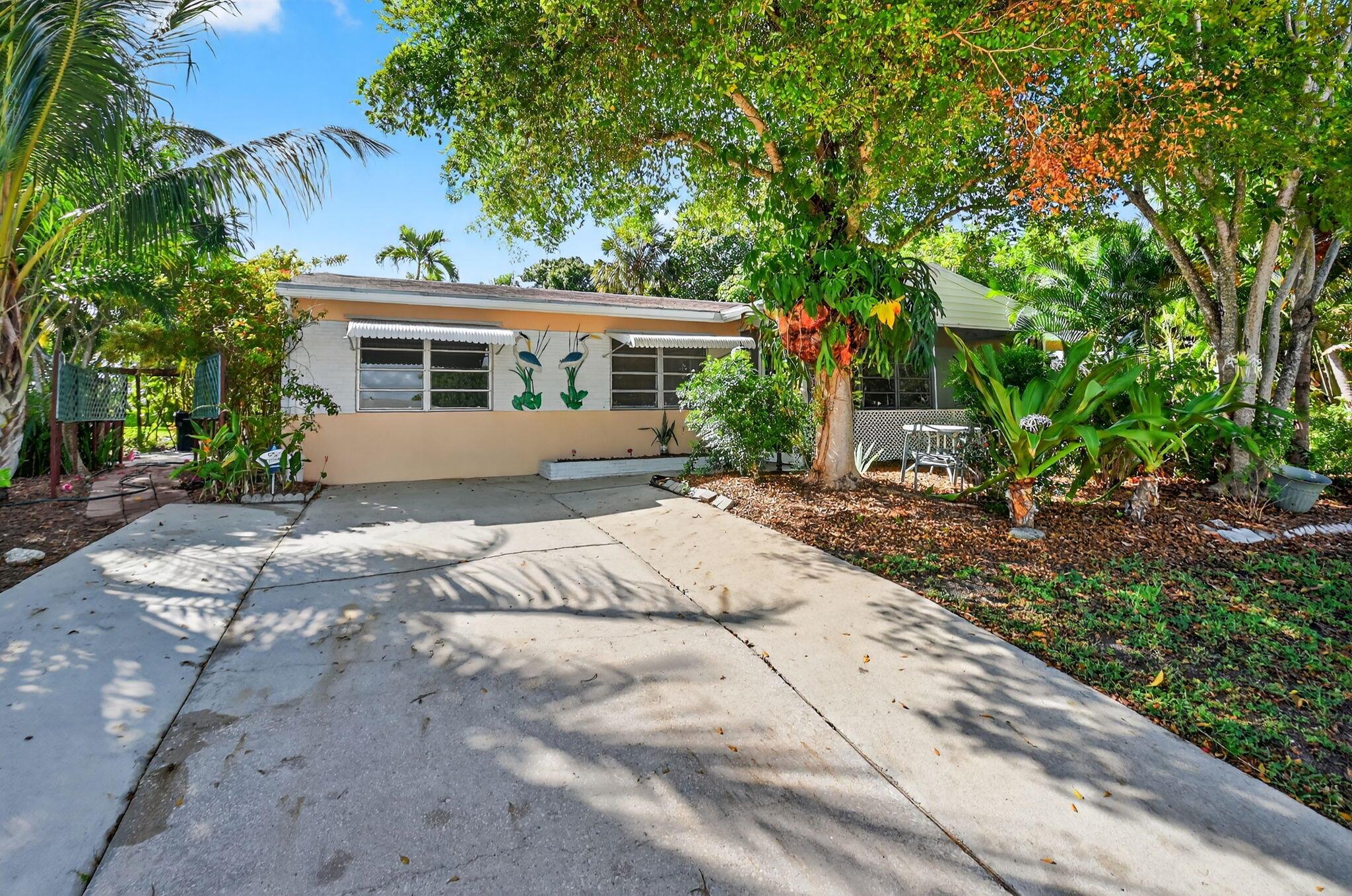 702 Sunset Drive