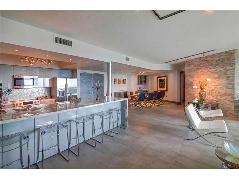 347 N New River Dr E 1401