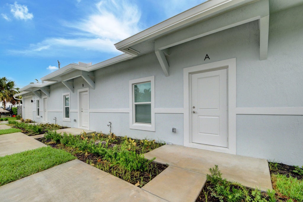 Photo of 703 DAWN Place #C, Lantana, FL 33462 (MLS # B26079076)