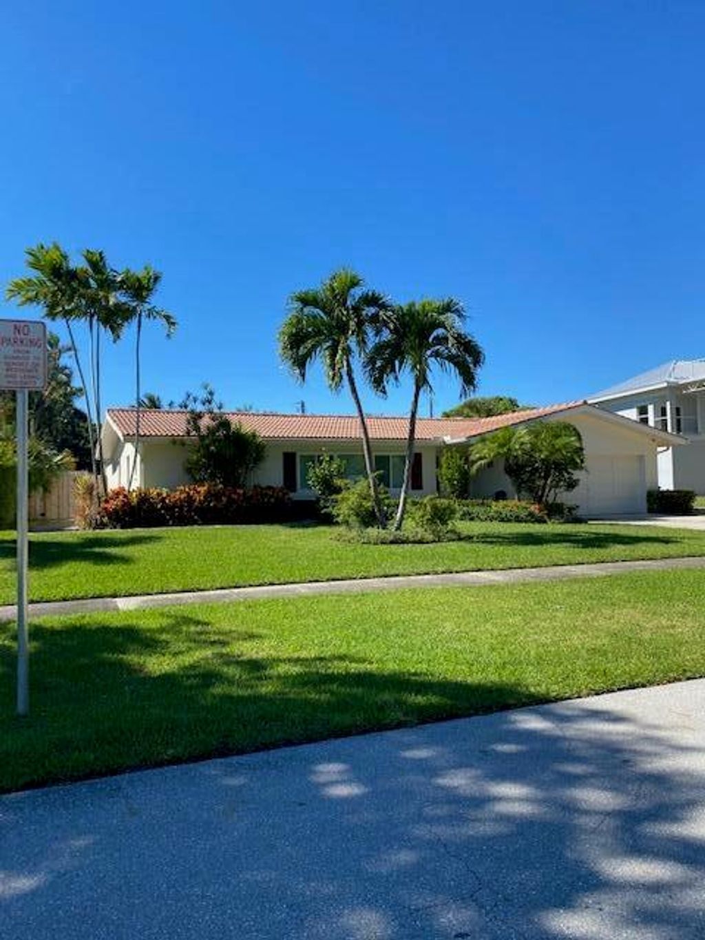 Photo of 673 Lakeside Drive, North Palm Beach, FL 33408 (MLS # R10757651)