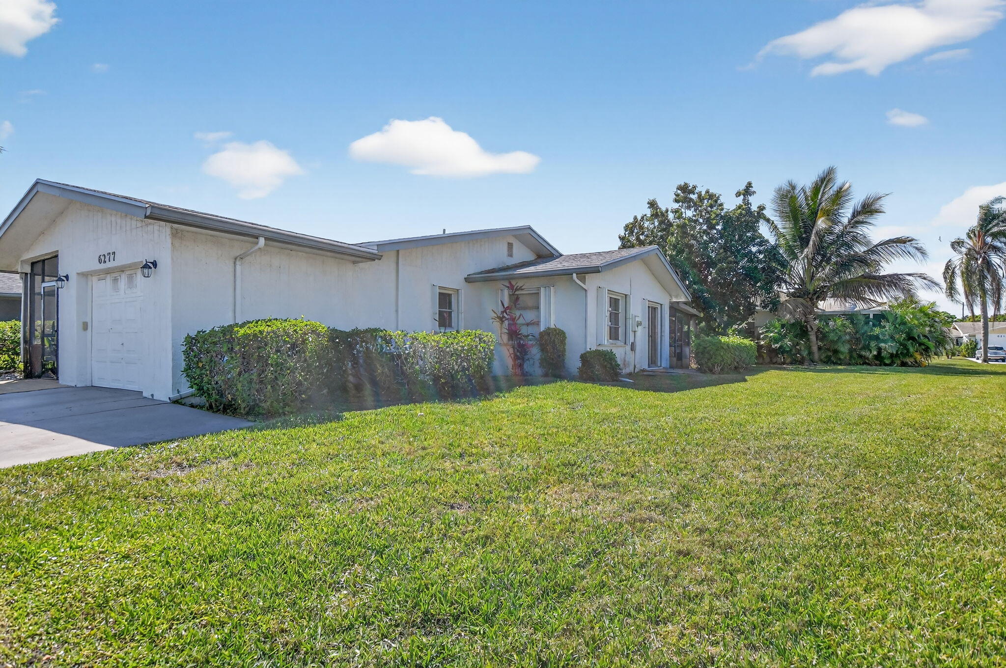 DELRAY VILLAS 4 - Residential