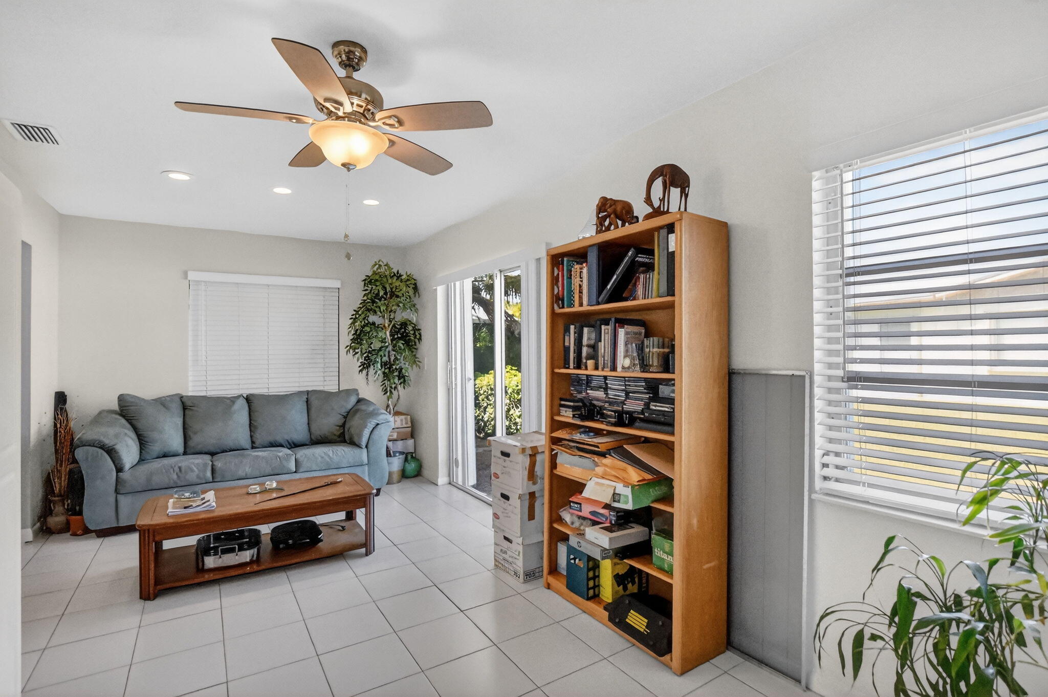 DELRAY VILLAS 4 - Residential