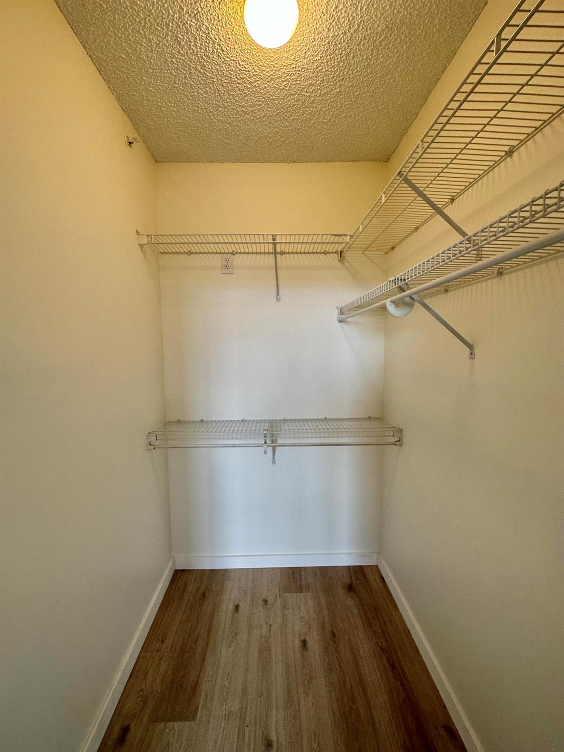 HYPOLUXOS MARINERS CAY CONDO - Residential