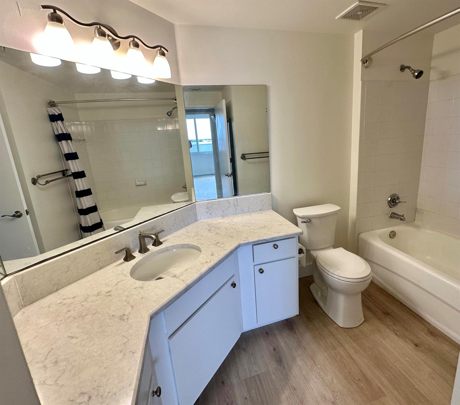 HYPOLUXOS MARINERS CAY CONDO - Residential