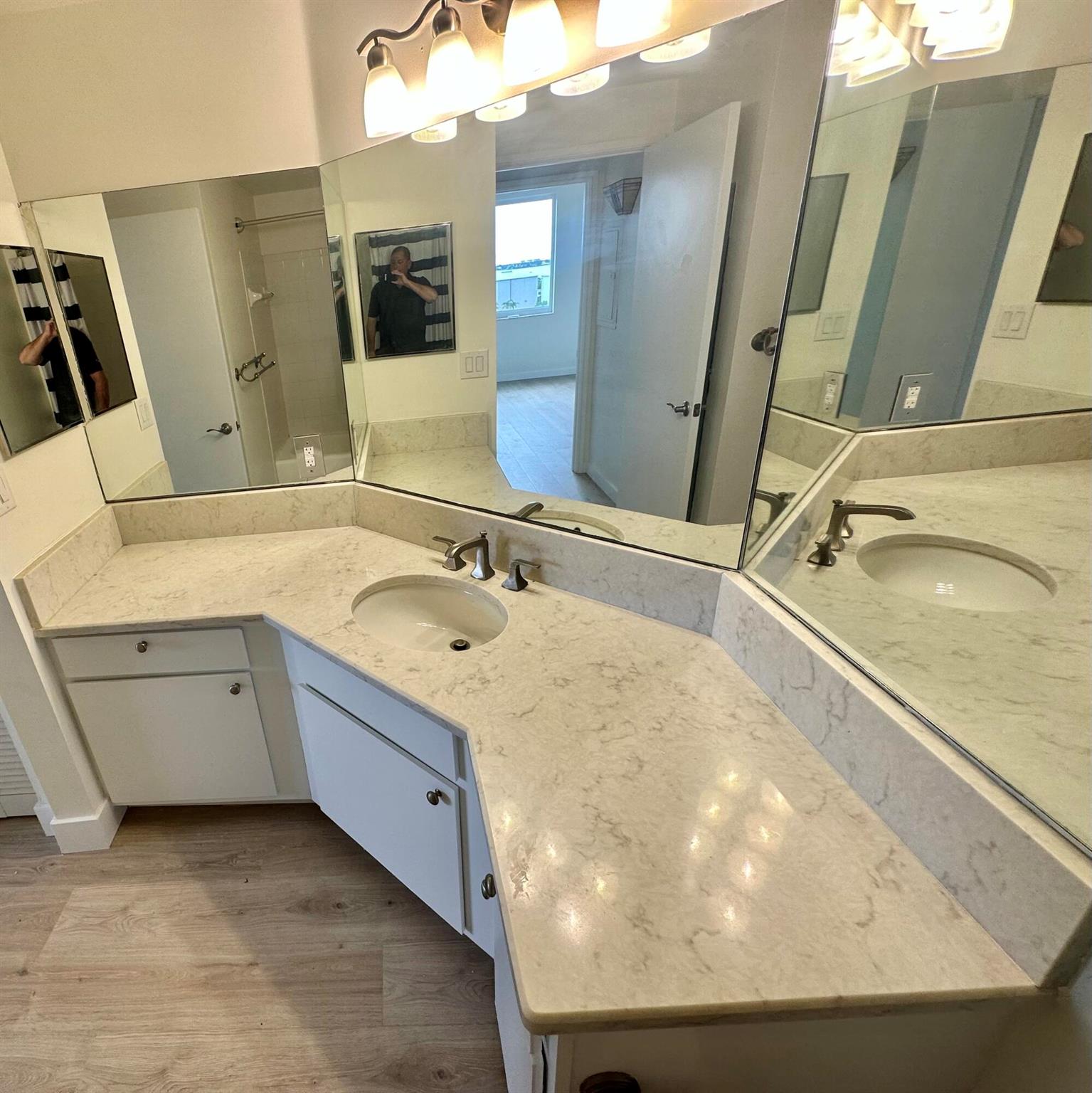 HYPOLUXOS MARINERS CAY CONDO - Residential