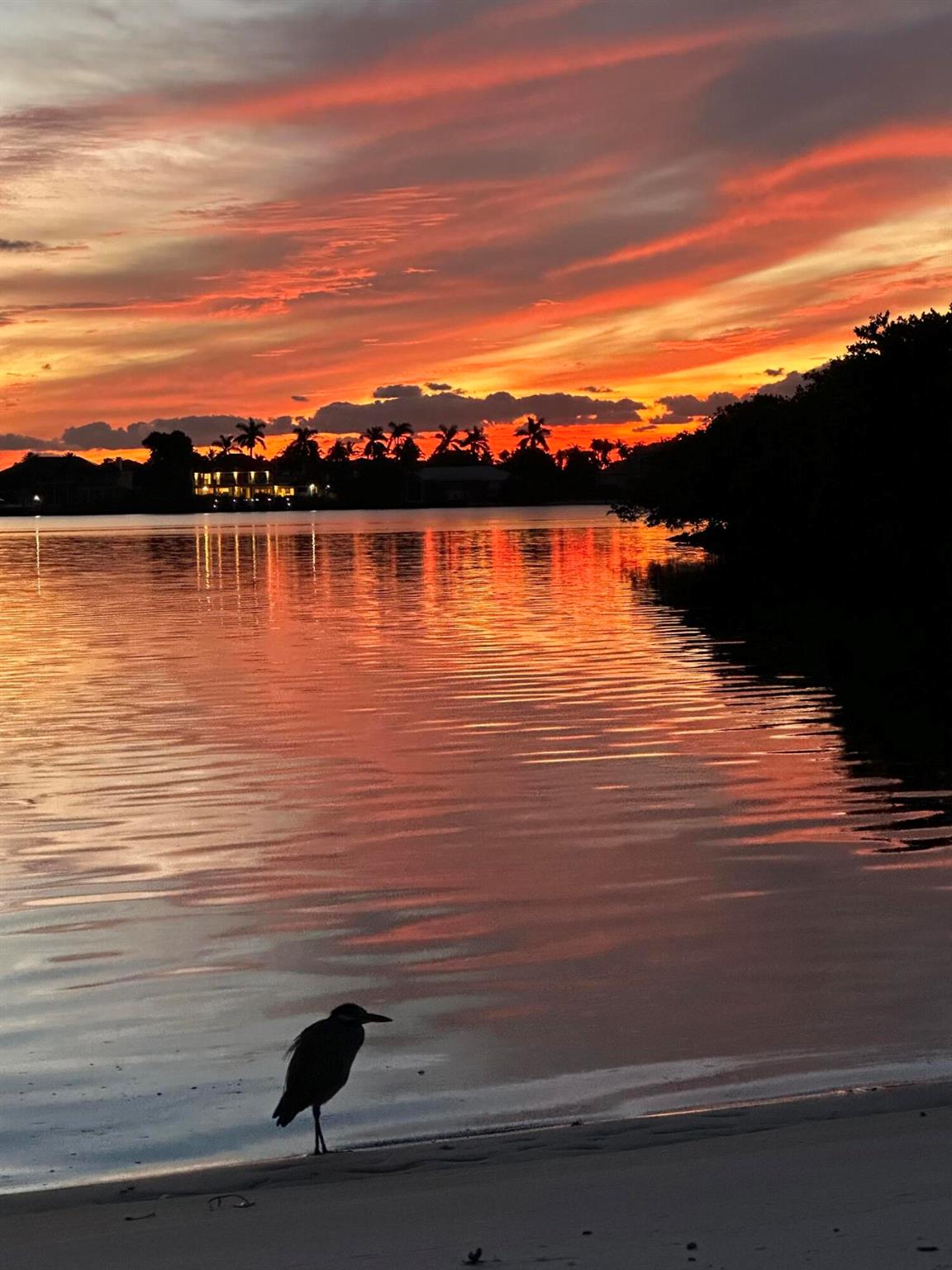 HYPOLUXOS MARINERS CAY CONDO - Residential