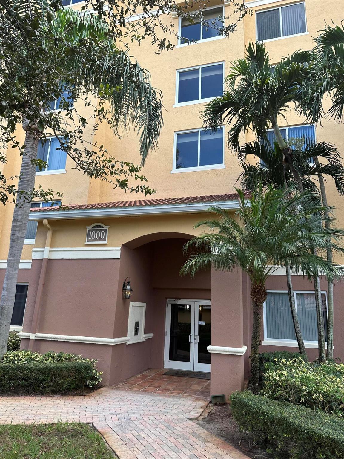 HYPOLUXOS MARINERS CAY CONDO - Residential