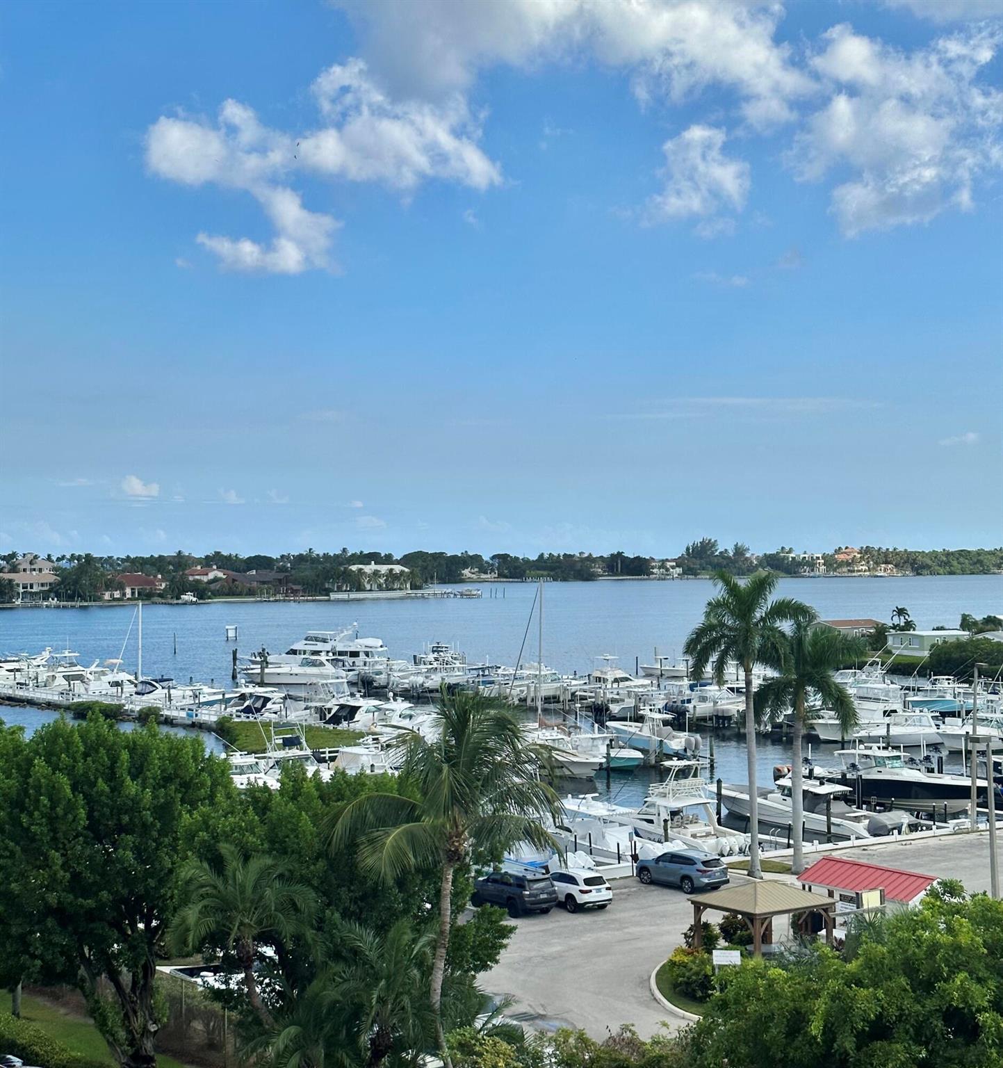 HYPOLUXOS MARINERS CAY CONDO - Residential
