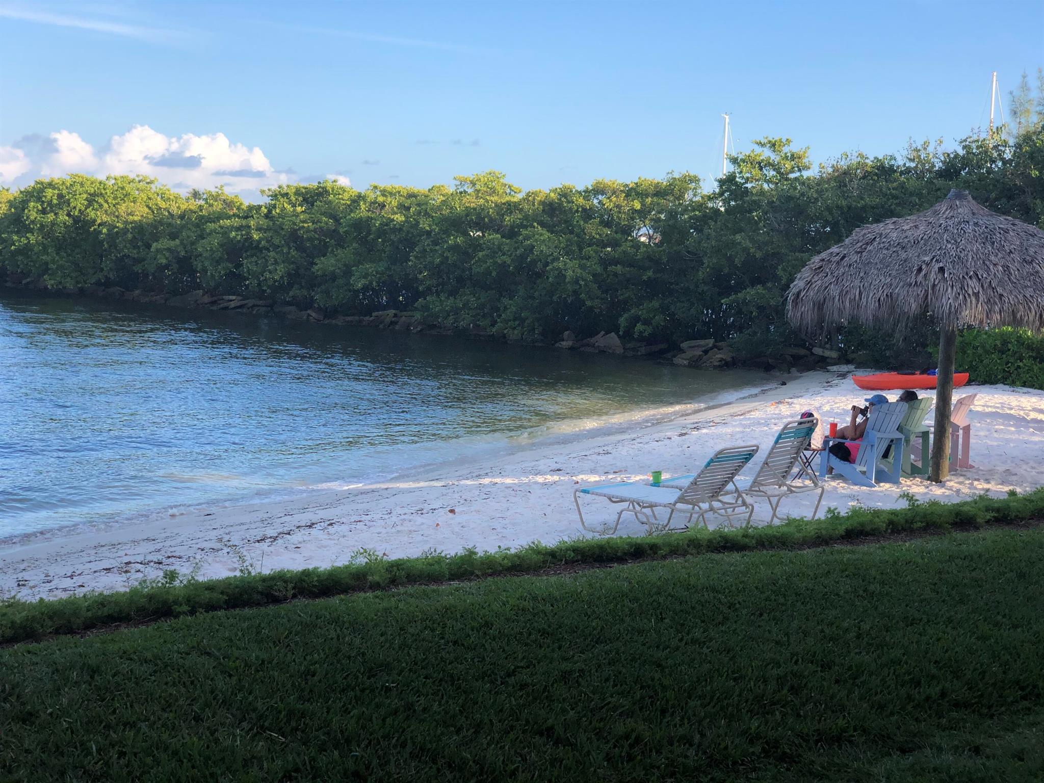 HYPOLUXOS MARINERS CAY CONDO - Residential