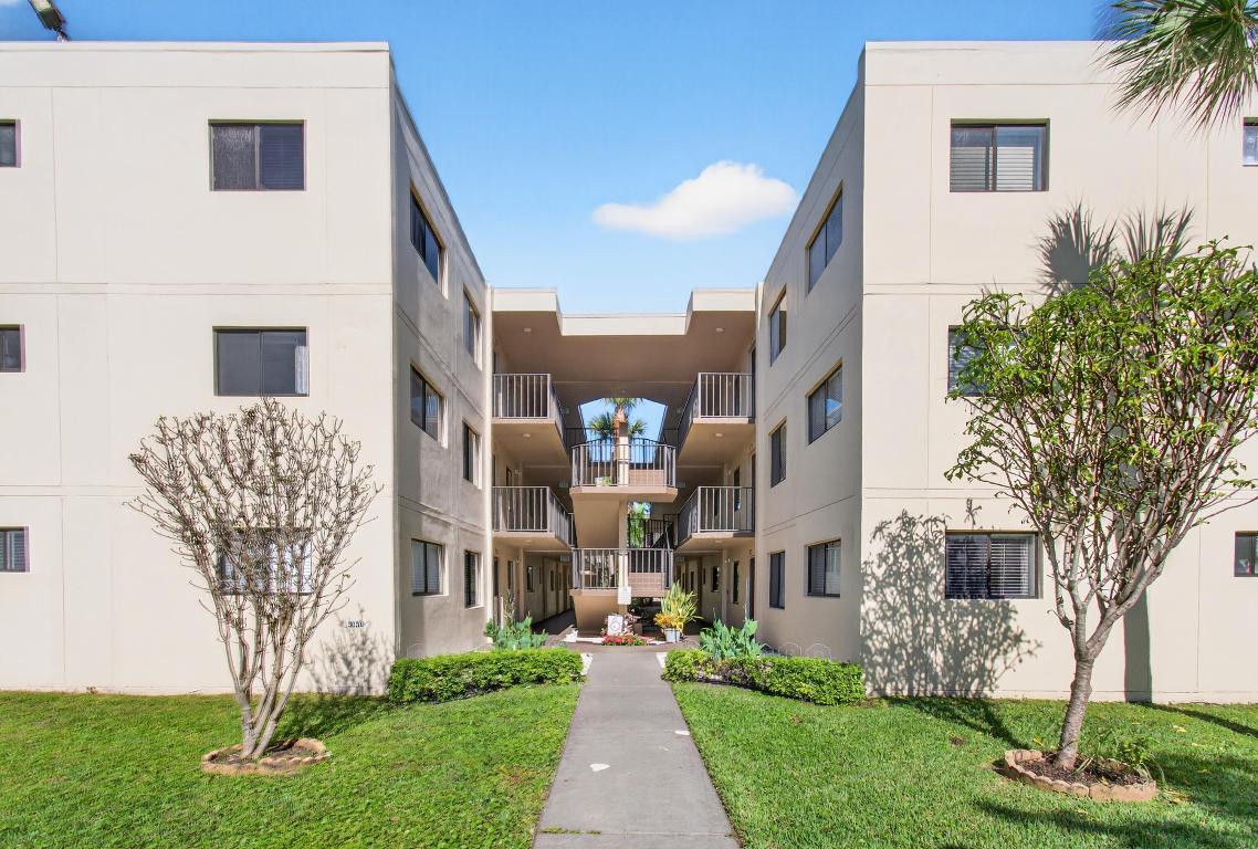 ASPEN CONDO - Residential