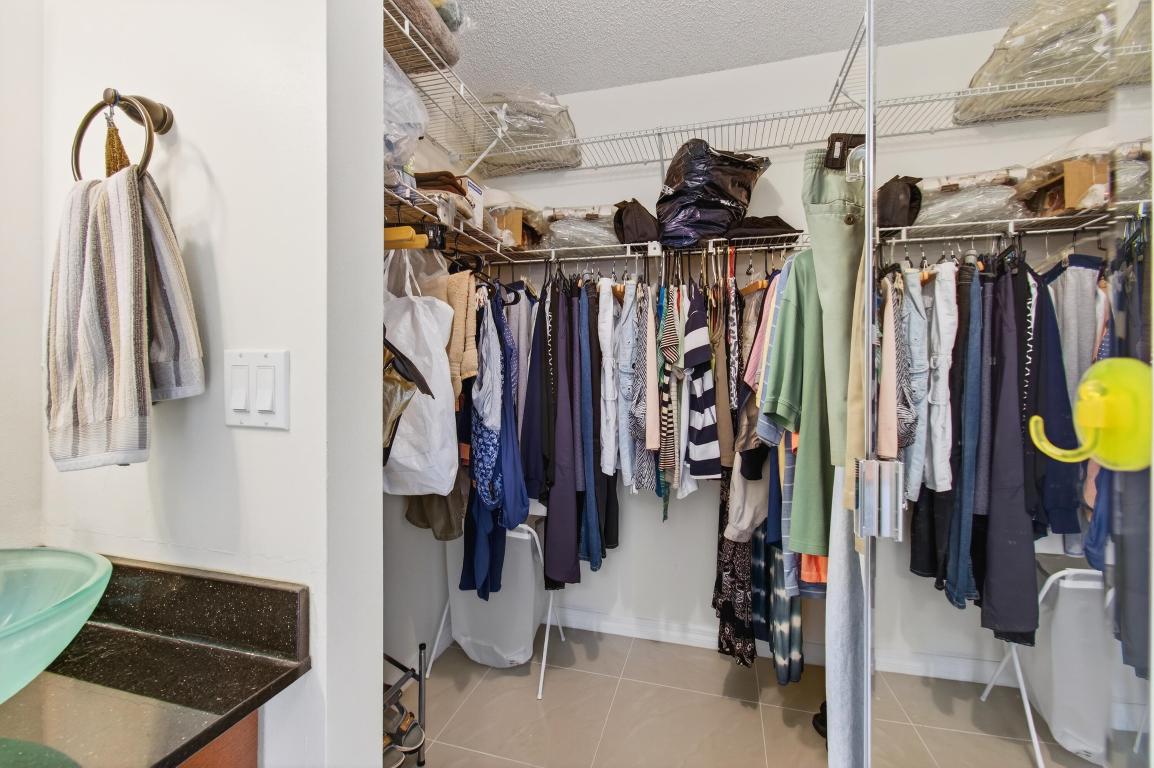 ASPEN CONDO - Residential