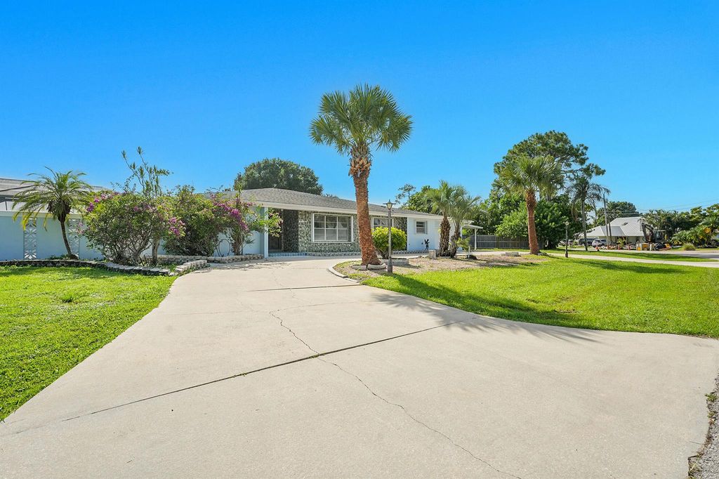 Photo of 154 N Naranja Avenue, Port St Lucie, FL 34983 (MLS # R11117932)