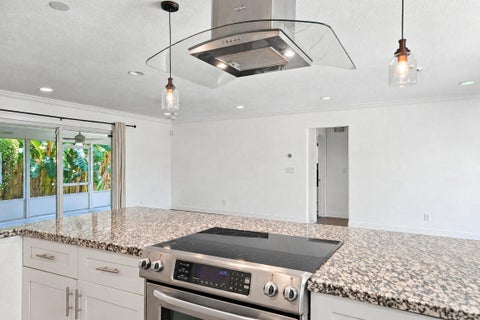 Tiny photo for 612 NE 24th Avenue, Pompano Beach, FL 33062 (MLS # B26087967)