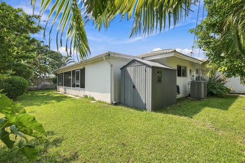 Tiny photo for 612 NE 24th Avenue, Pompano Beach, FL 33062 (MLS # B26087967)