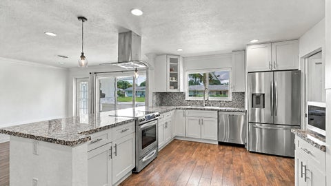 Tiny photo for 612 NE 24th Avenue, Pompano Beach, FL 33062 (MLS # B26087967)