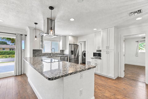 Tiny photo for 612 NE 24th Avenue, Pompano Beach, FL 33062 (MLS # B26087967)