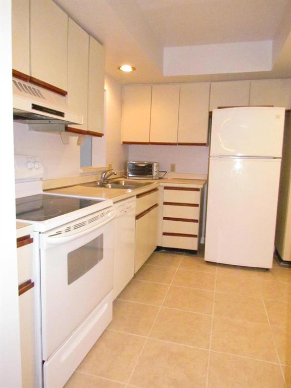 FOUNTAINS OF PALM BEACH CONDO 9 - Residential Lease