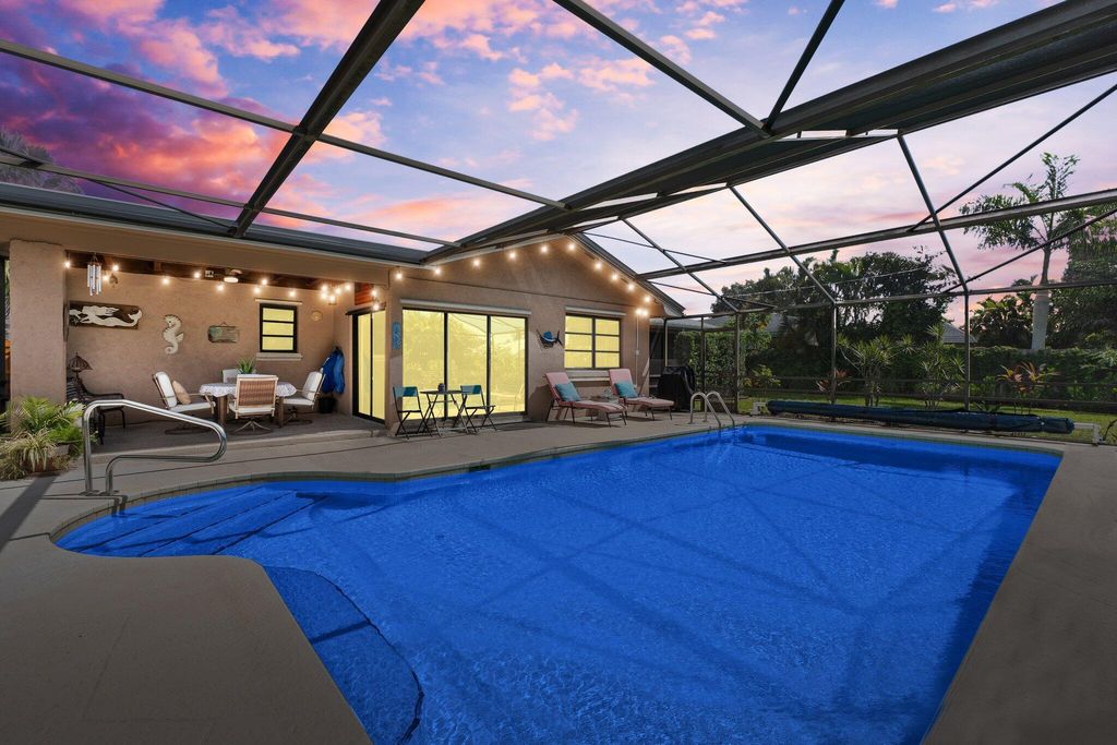 Photo of 4429 SE Bayshore Terrace, Stuart, FL 34997 (MLS # R11008271)