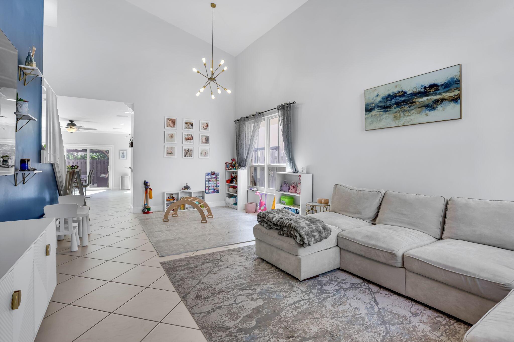COLONY AT BOYNTON BEACH - Residential