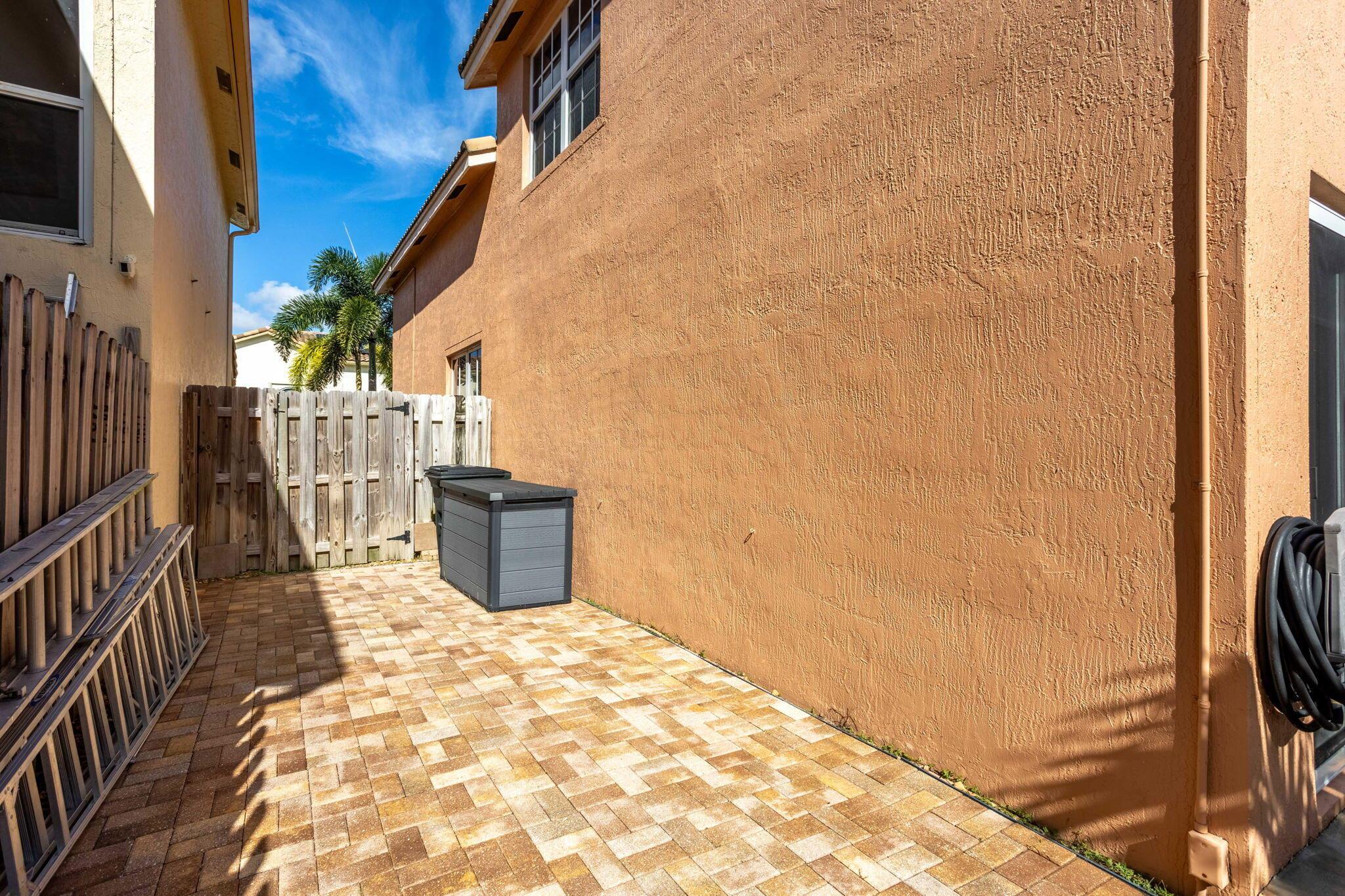 7658 Colony Palm Drive