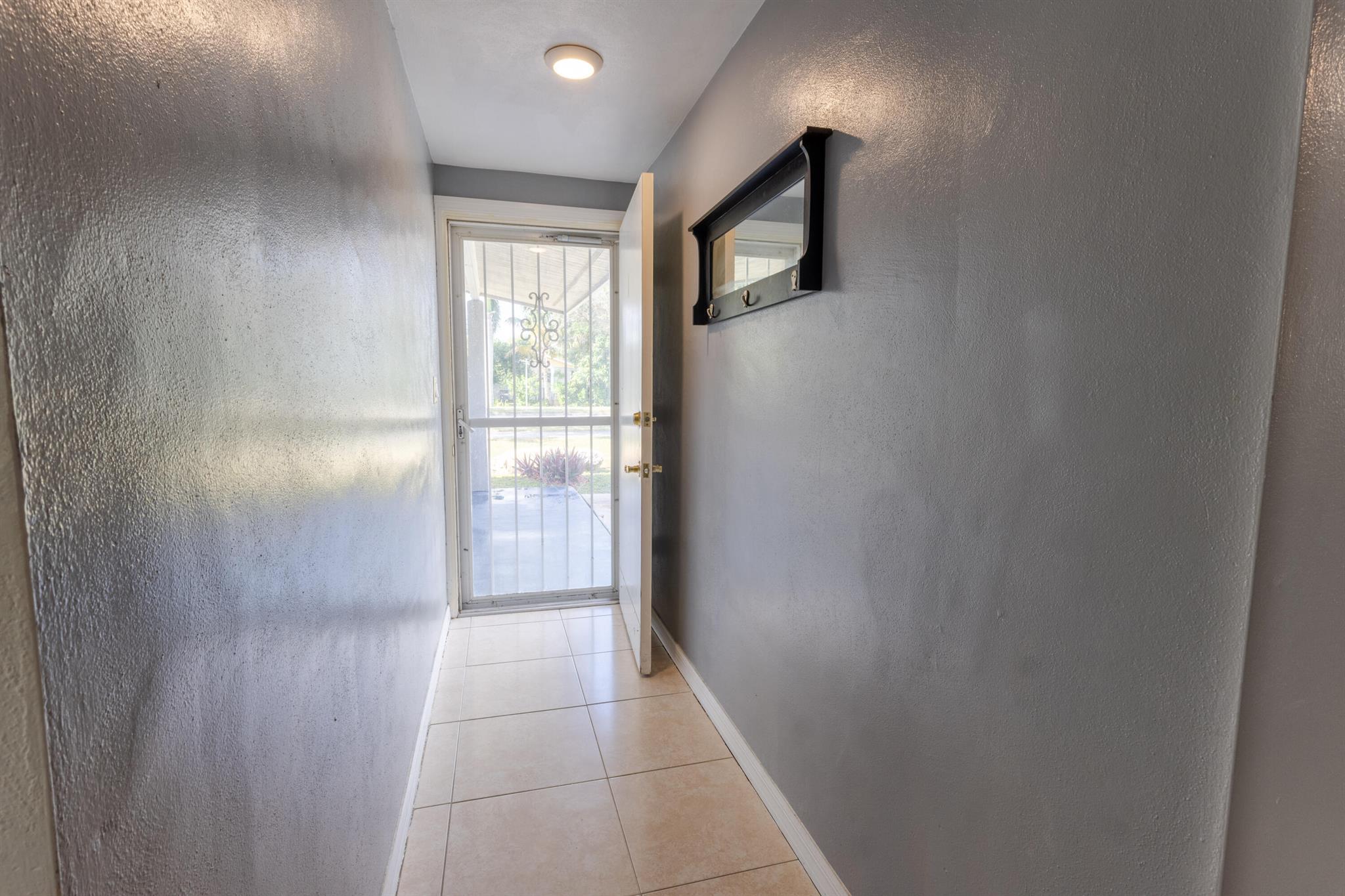 PALM BEACH COLONY SECS 1 - Residential