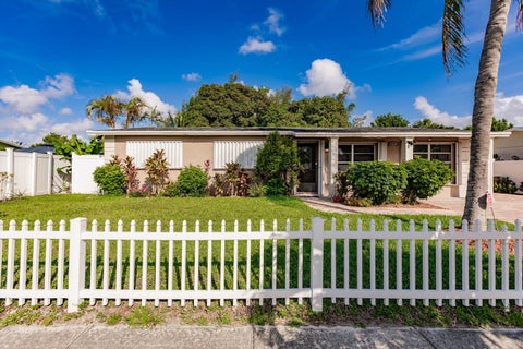 Tiny photo for 4241 NE 1st Terrace, Pompano Beach, FL 33064 (MLS # B26021033)