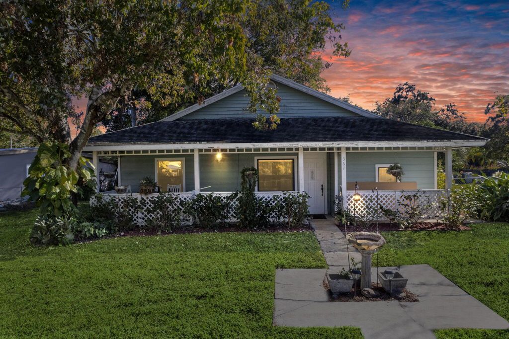 Photo of 367 Barraclough Street, Fort Pierce, FL 34982 (MLS # R11042603)