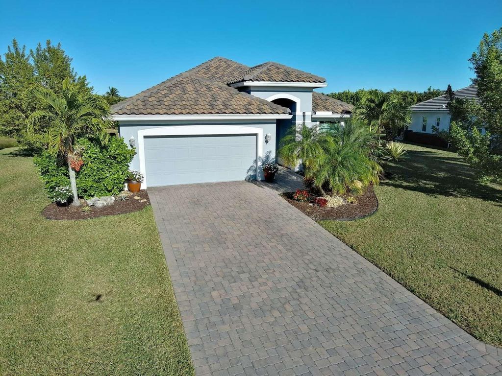 Photo of 4793 Four Lakes Circle, Vero Beach, FL 32968 (MLS # F10549112)