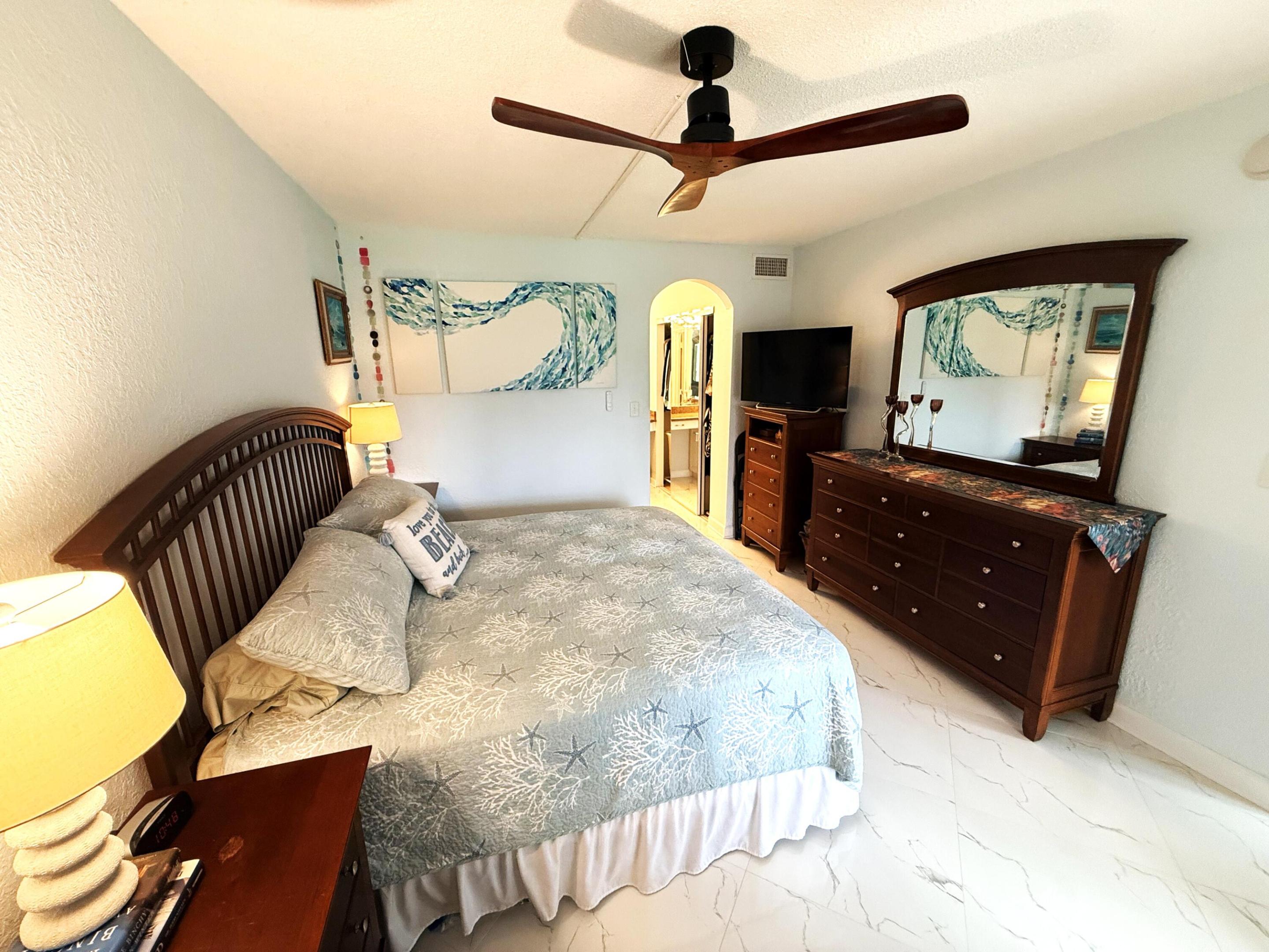 QUEENS COVE HOUSE CONDO - Residential