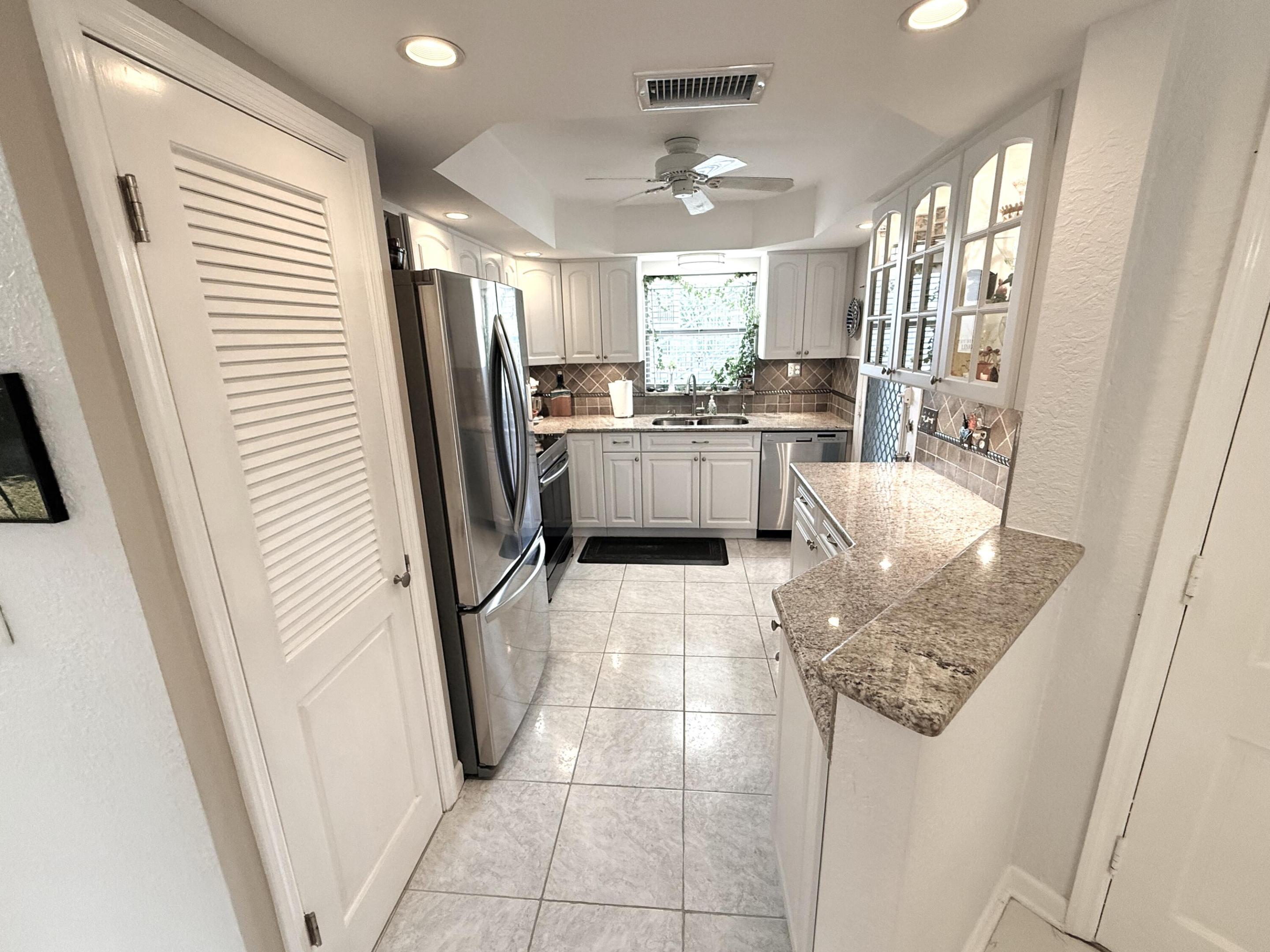 QUEENS COVE HOUSE CONDO - Residential