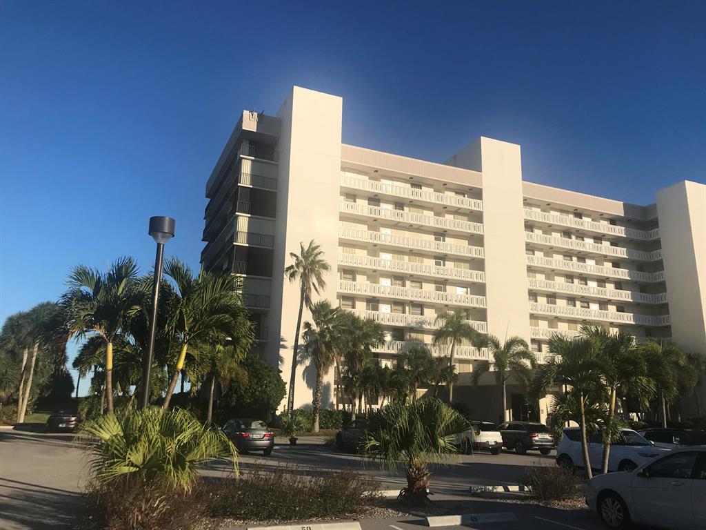 Excellent Ocean Views and Sunset Views from this 7th floor condo. Turnkey with 2 bedrooms and 2 baths. Includes internet, electric and all the amenities Bryn Mawr has to offer including the pool and beach access with obstructed ocean views.