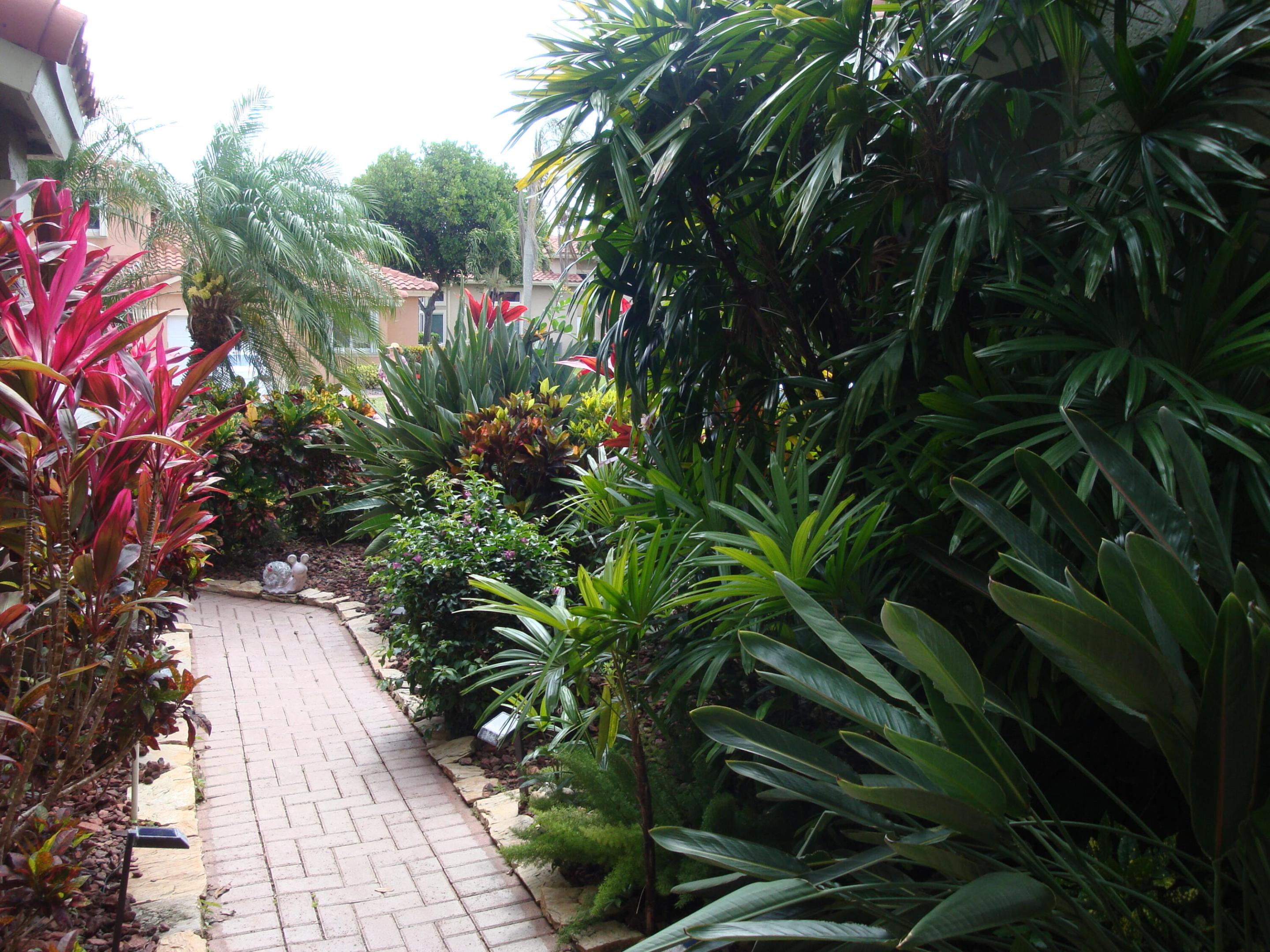 5736 NW 127th Terrace