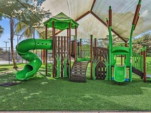 HERON BAY FOUR - Residential