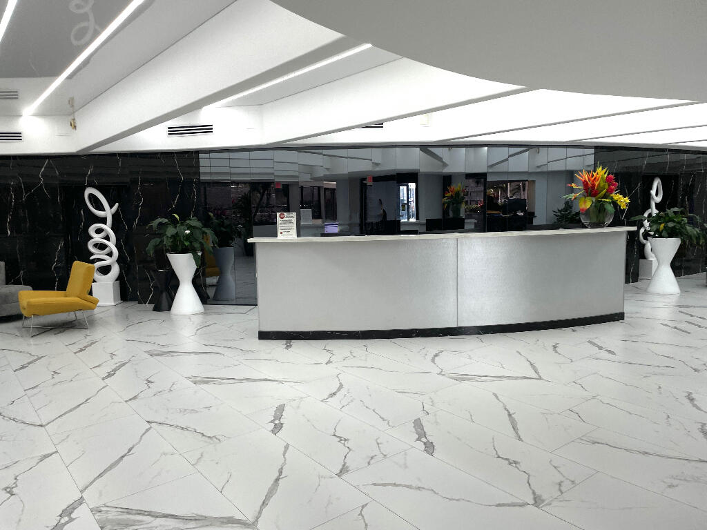 1904 S Ocean Drive 1107