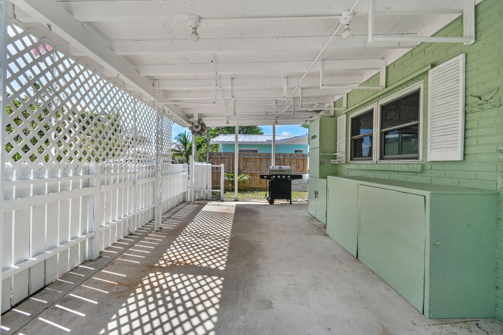 Photo of 12229 COLONY Avenue, Palm Beach Gardens, FL 33410 (MLS # B26083340)