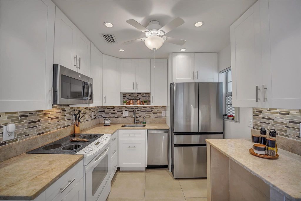 Photo of 700 Layne Blvd #301, Hallandale Beach, FL 33009 (MLS # F10540083)