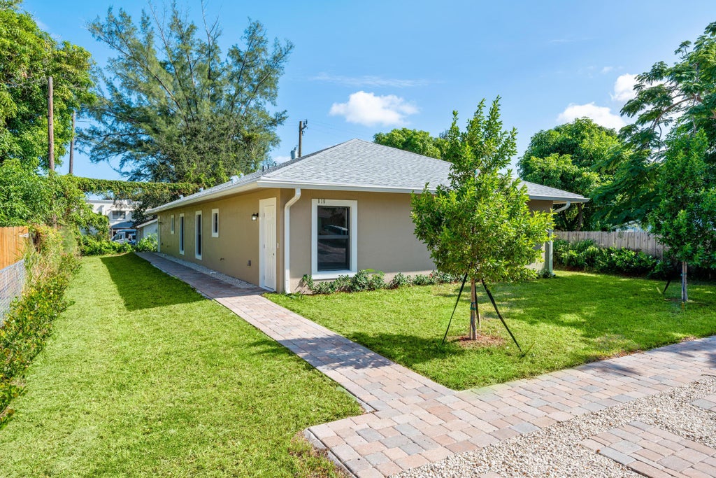 Photo of 616 S Pine Street #B, Lake Worth, FL 33460 (MLS # B26079631)