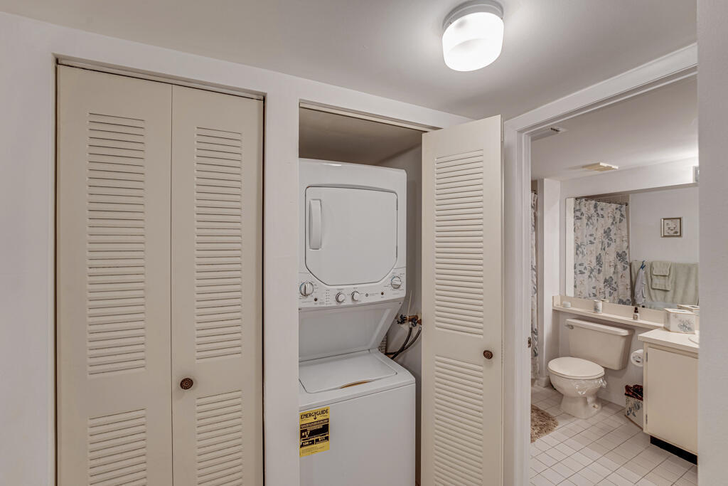 FOUNTAINVIEW AT SPRING LKS CONDO - Residential