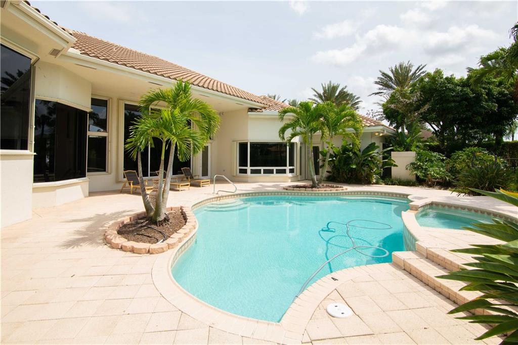 ST ANDREWS COUNTRY CLUB - Residential