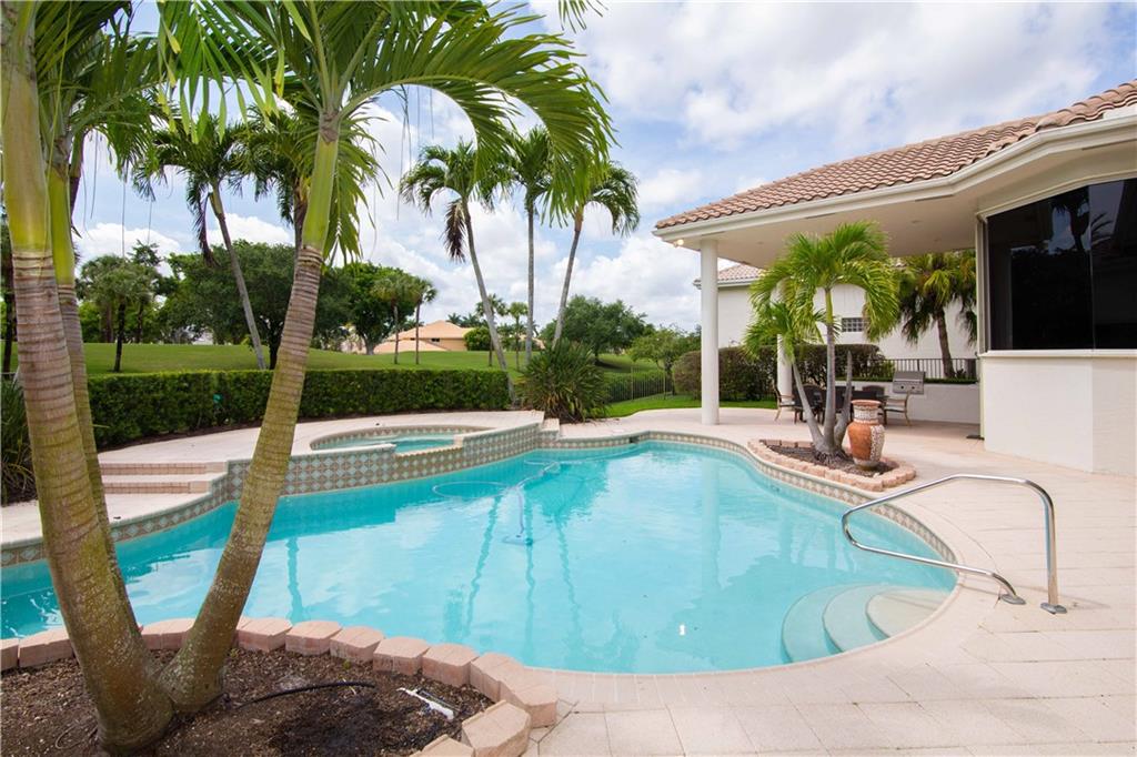 ST ANDREWS COUNTRY CLUB - Residential