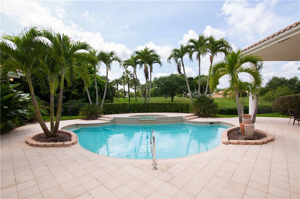 ST ANDREWS COUNTRY CLUB - Residential