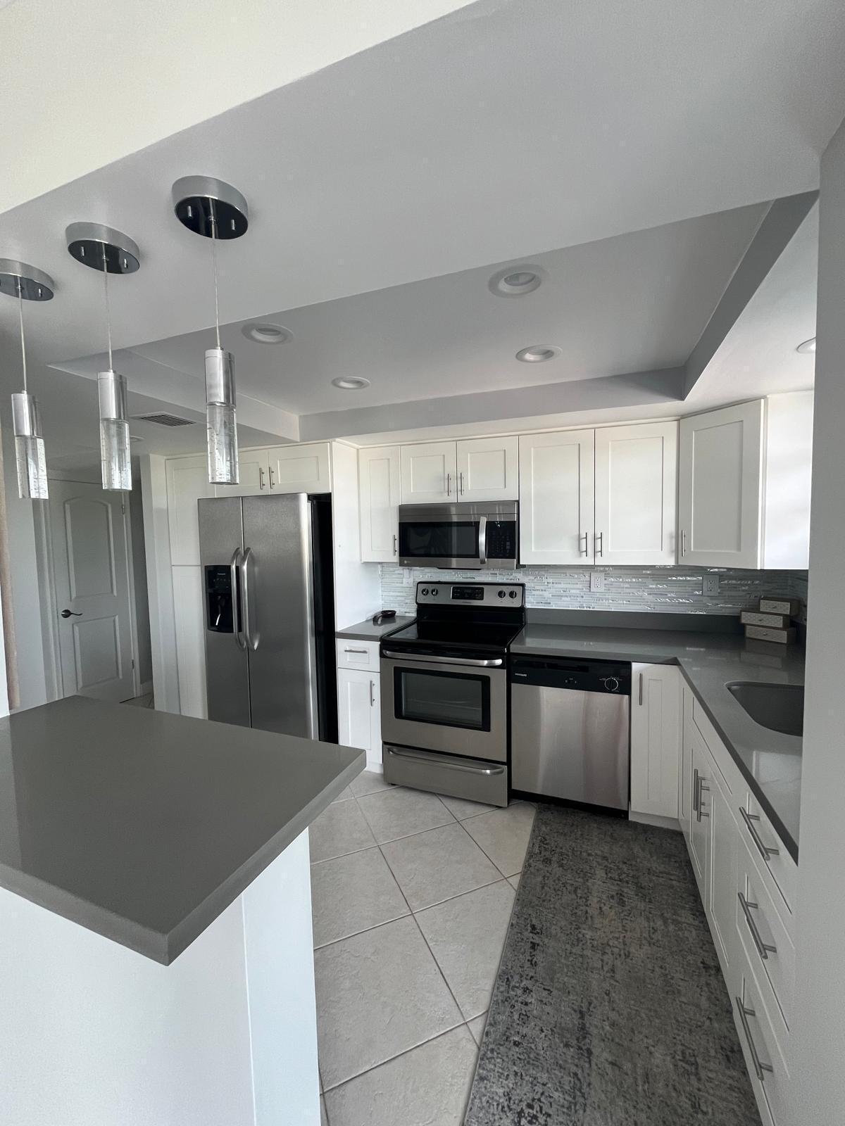 137 GOLDEN ISLES Drive 412
