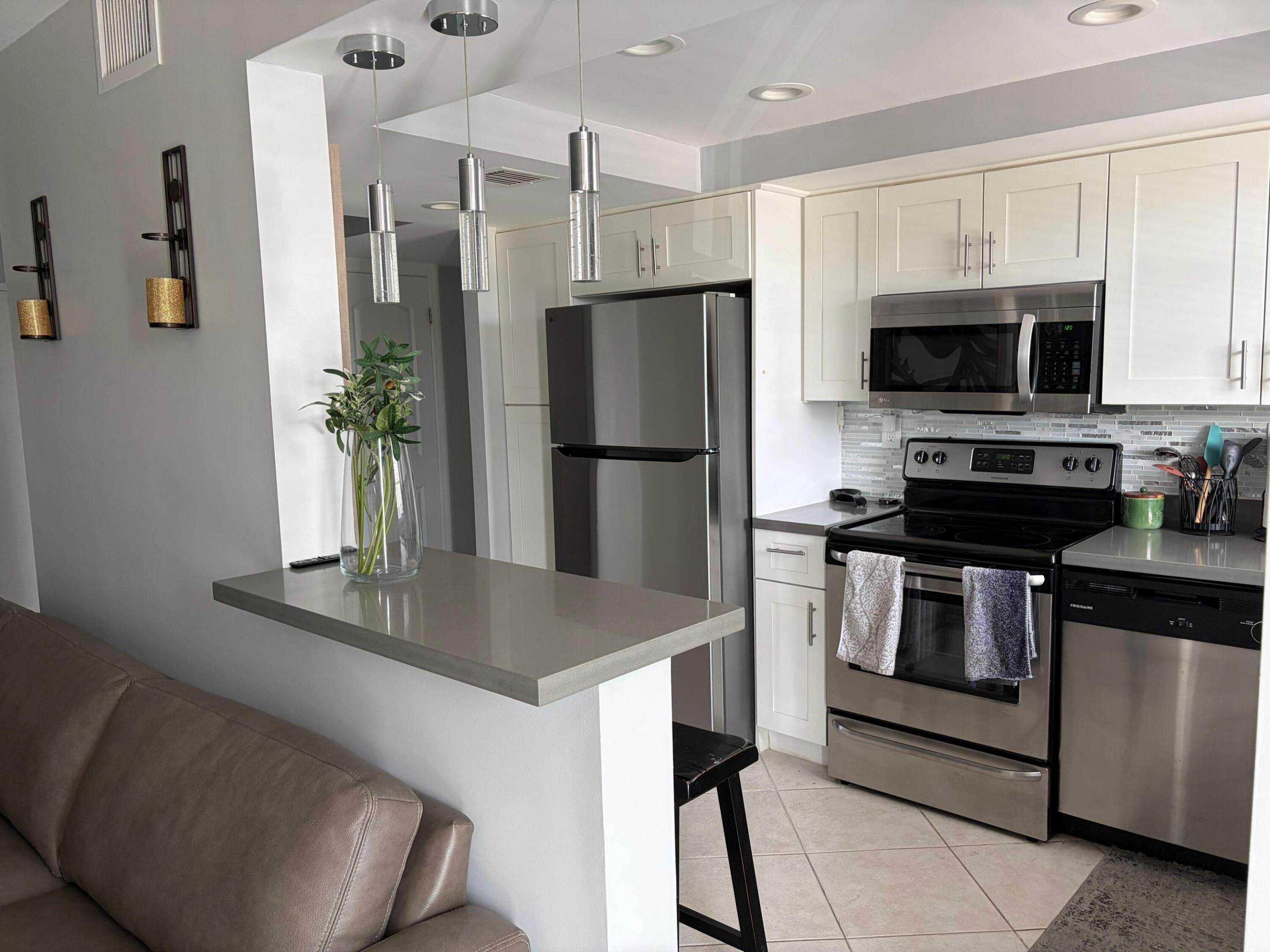 137 GOLDEN ISLES Drive 412