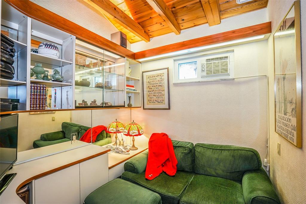 Emerald Hills Sec 3 83-27 - Residential