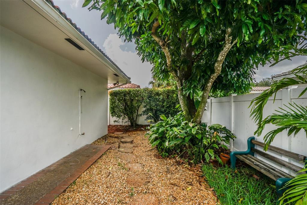 Emerald Hills Sec 3 83-27 - Residential