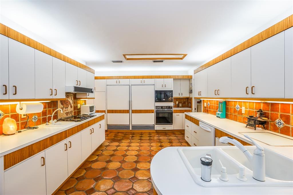 Emerald Hills Sec 3 83-27 - Residential