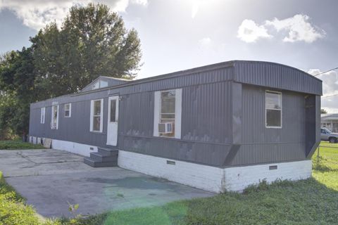 A home in Okeechobee