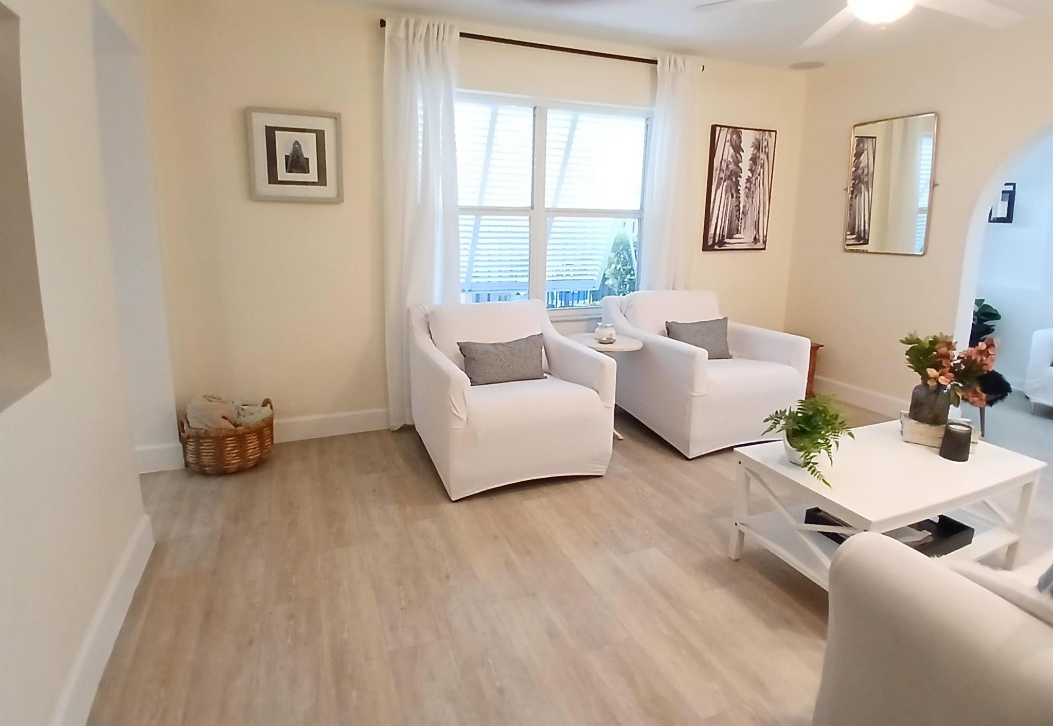 NORTH LAKE WORTH BEACH - Residential Income